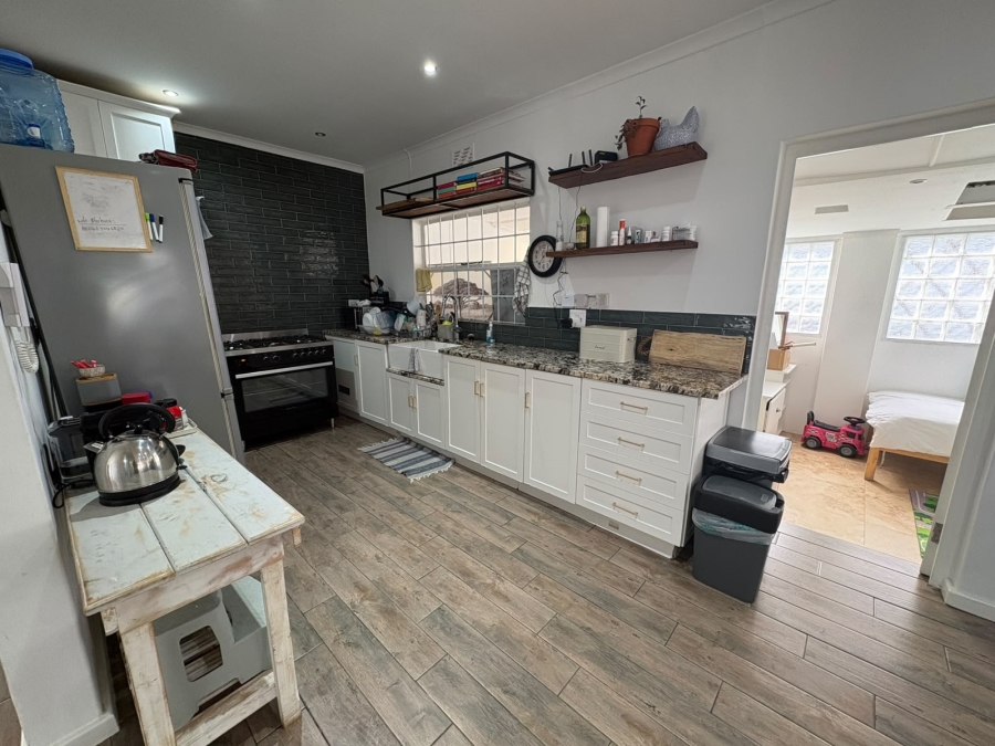 To Let 2 Bedroom Property for Rent in Claremont Upper Western Cape